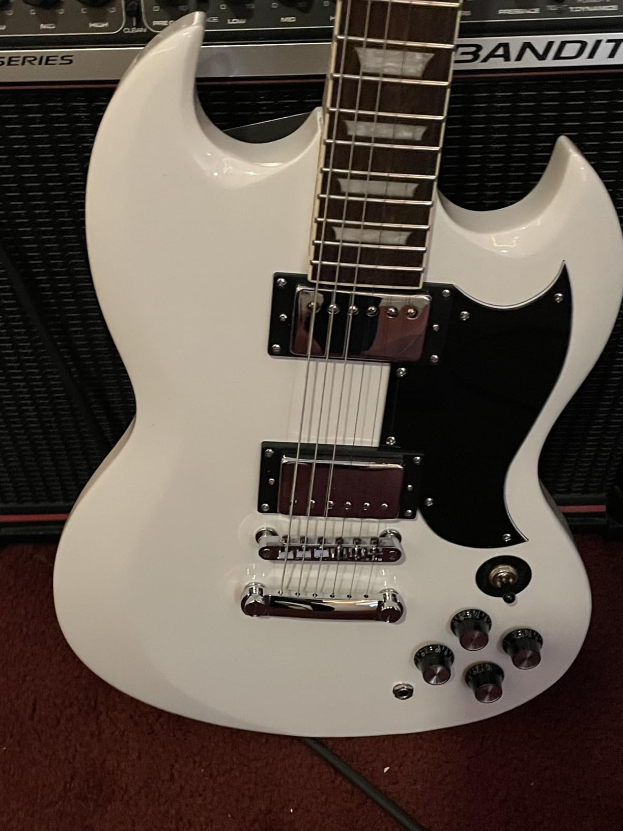 Leo Jaymz 39 Inch Solid Body Electric Guitar - Poplar Wood Body，Maple Neck and Laurel Wood Fretboard (Green Flame) customer photo 1