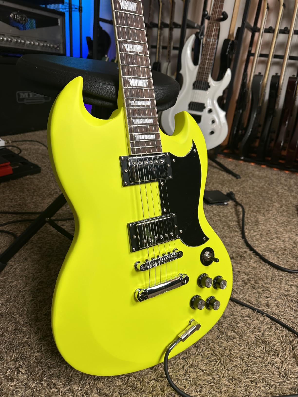 Leo Jaymz 39 Inch Solid Body Electric Guitar - Poplar Wood Body，Maple Neck and Laurel Wood Fretboard (Green Flame) customer photo 2