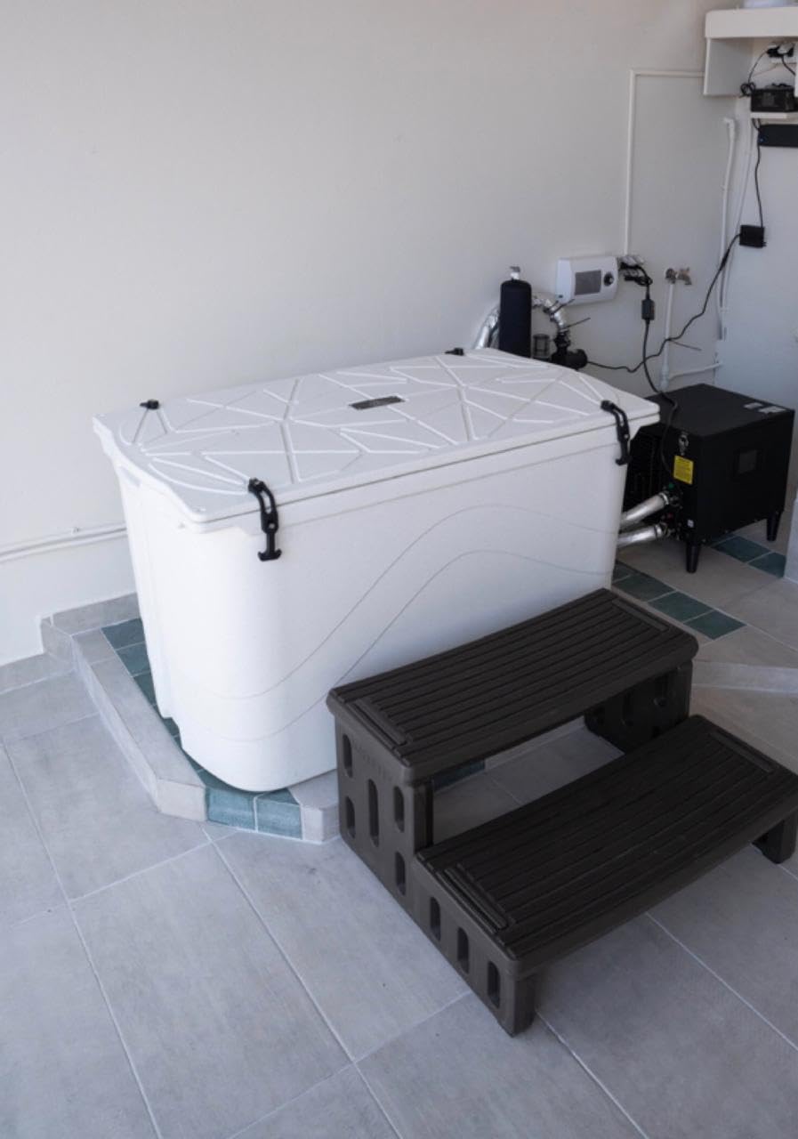 Frozin 400 Cold Plunge Tub with Water Chiller. Foam Insulation for Superior Ice Retention over Uninsulated Barrel or Inflatable Ice Baths. 100 Gallon Capacity (Cold Plunge Tub With Chiller) customer photo 1