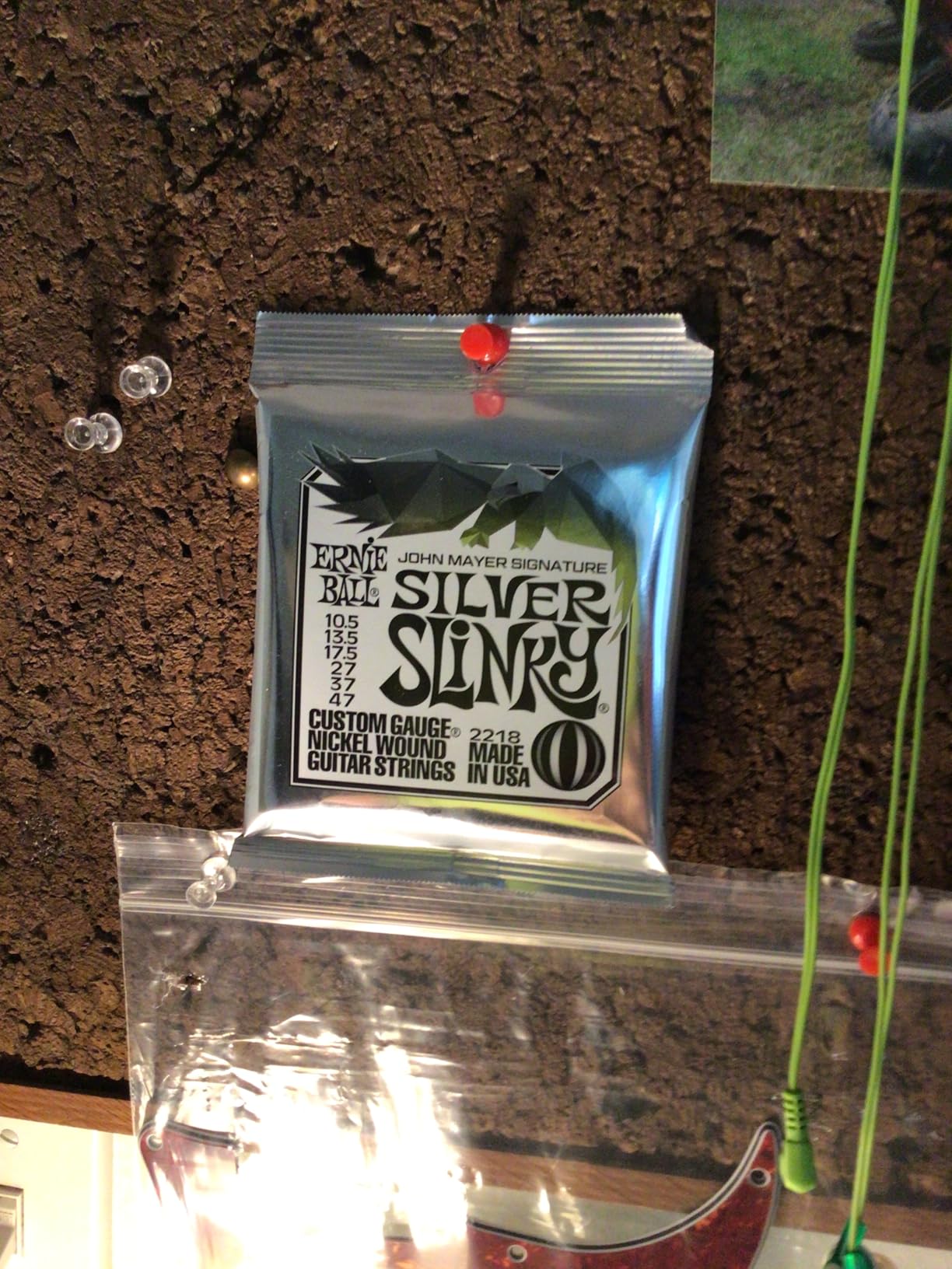 Ernie Ball John Mayer Silver Slinky Nickel Wound Electric Guitar Strings - 10.5-47 Gauge customer photo 1