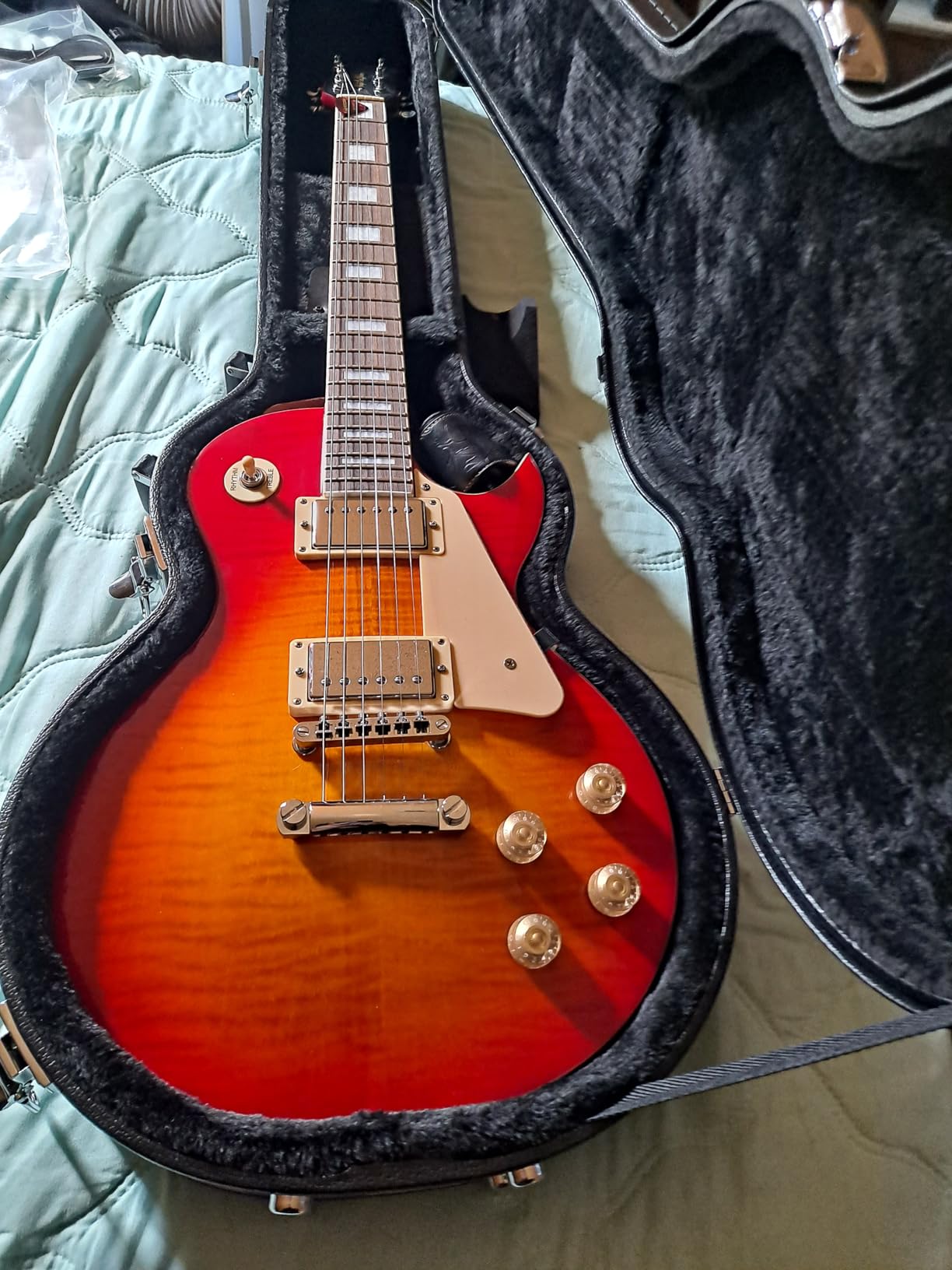 Leo Jaymz SC Series Electric Guitar – Mahogany Body, Laurel Fingerboard, Dual Humbuckers, Tune-O-Matic Bridge, C Neck, 18:1 Tuners (Black Green) customer photo 1