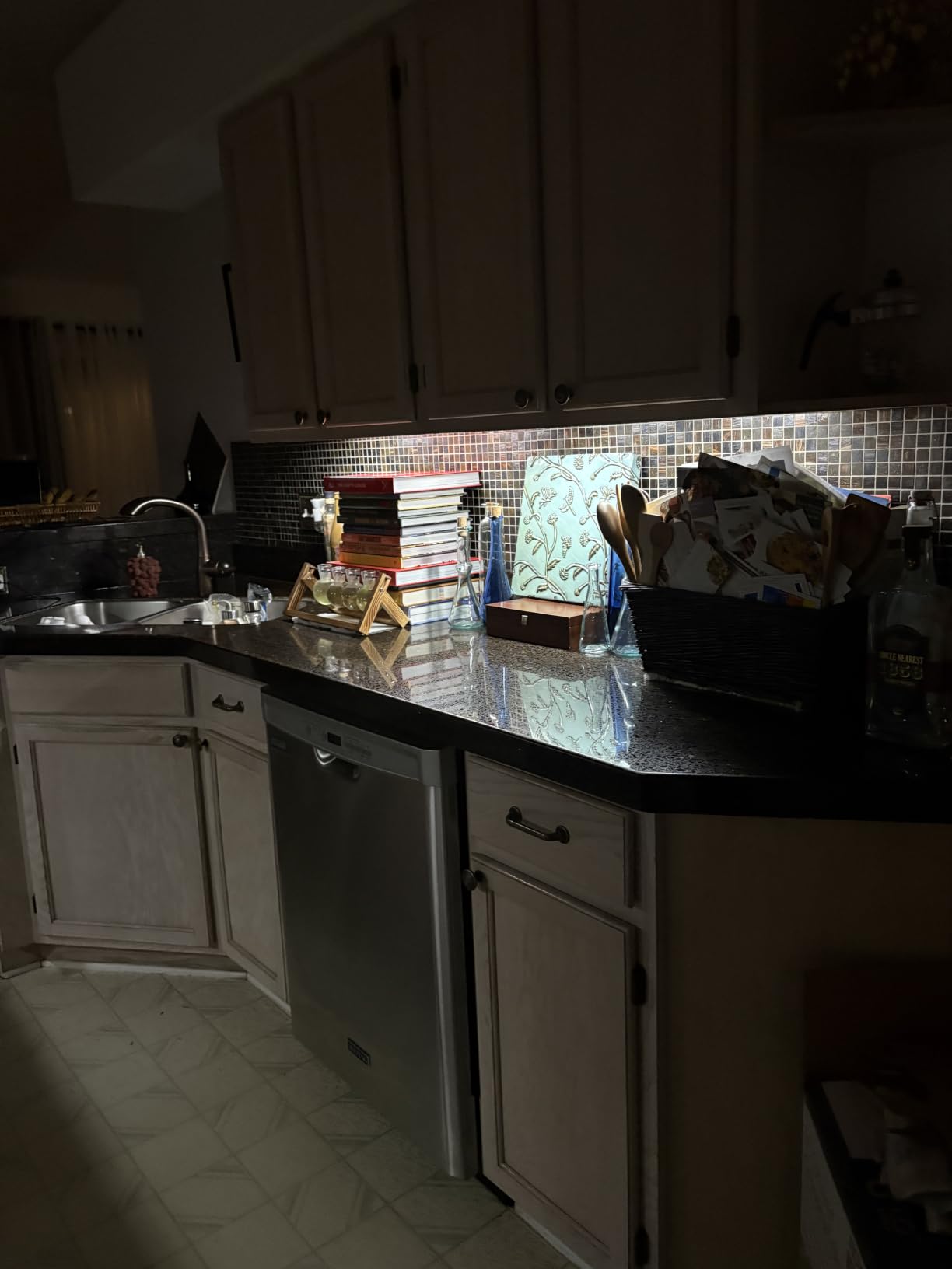 EZVALO Under Cabinet Lighting with Charging Station, Motion Sensor Lights customer photo 2