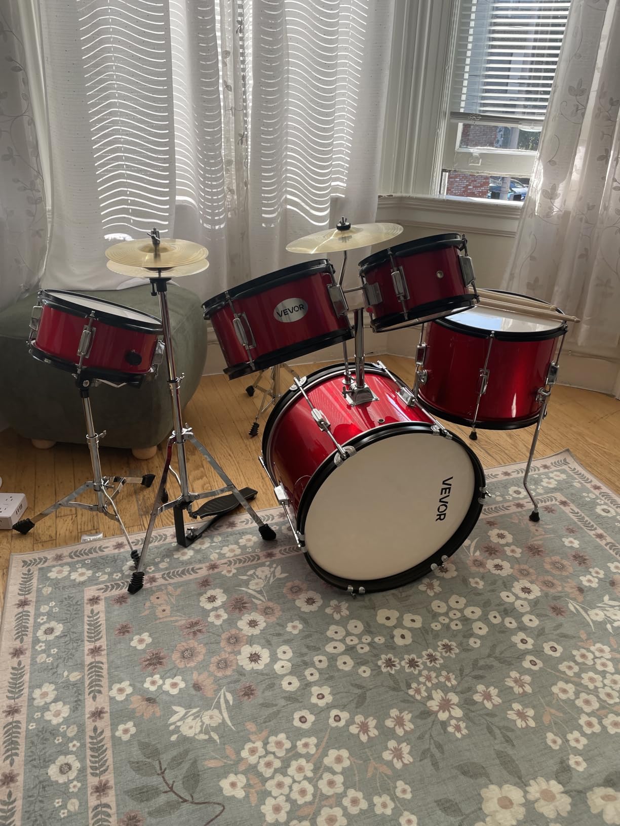 VEVOR Kids Drum Set, 5 Piece 16in Beginner Youth Full Drum Set with Bass Toms Snare Floor Drum Adjustable Throne Cymbal Hi-Hat Pedal and Two Pairs of Drumsticks, Starter Drum Kit for Child Kids, Black customer photo 2