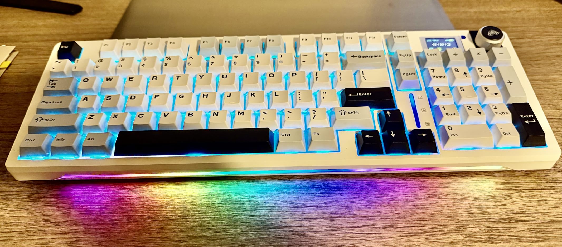 AULA S98 Pro Wireless Mechanical Keyboard with Screen, Knob, 96 Keys | 2.4GHz/USB-C/BT5.0, Hot-Swappable, Linear Switches, Gasket Mount, PBT Keycaps, RGB Backlit Creamy Keyboard for PC/Office customer photo 2