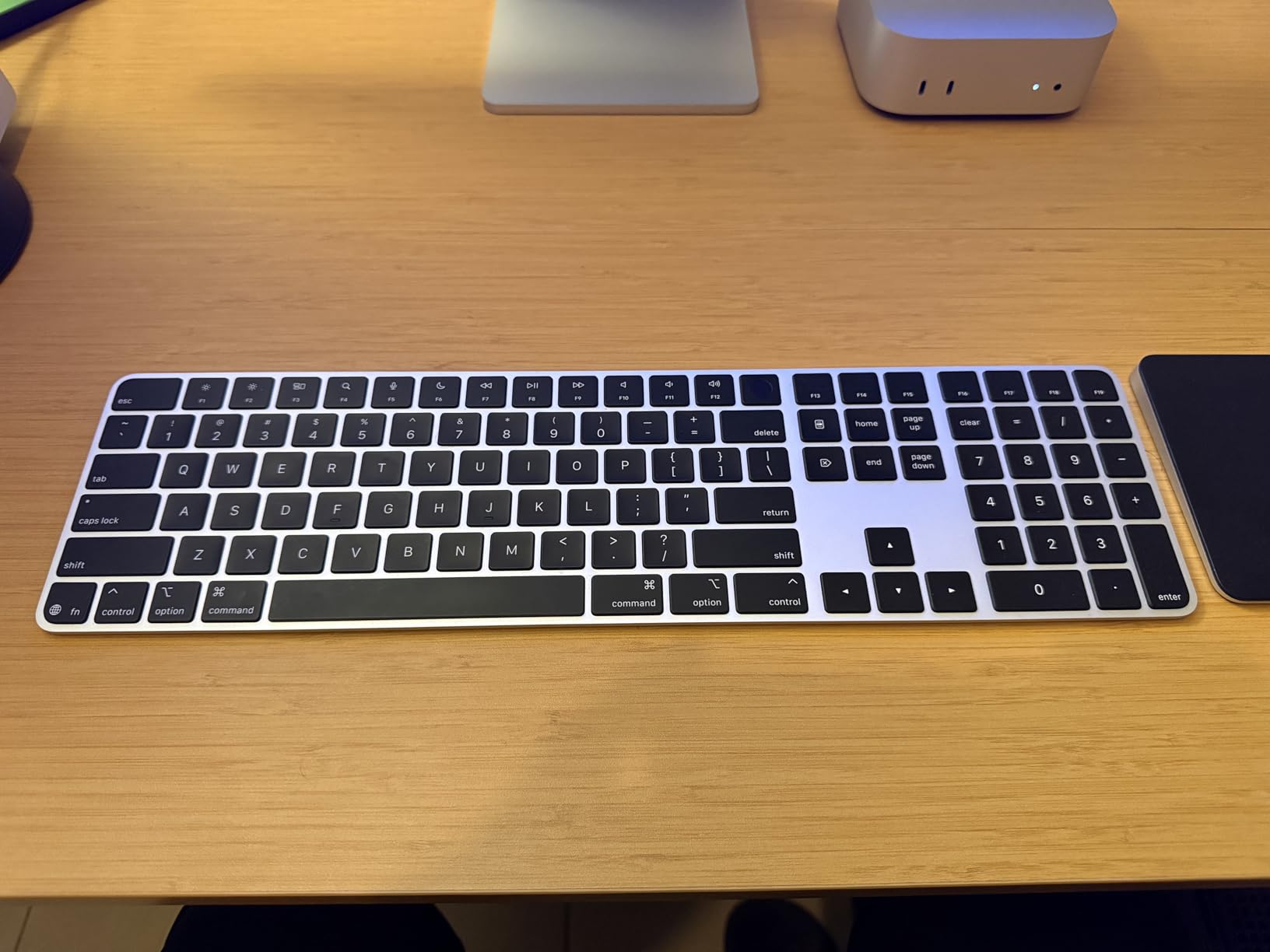 Magic Keyboard with Touch ID and Numeric Keypad for Mac Models with Apple Silicon - US English - Black Keys customer photo 2