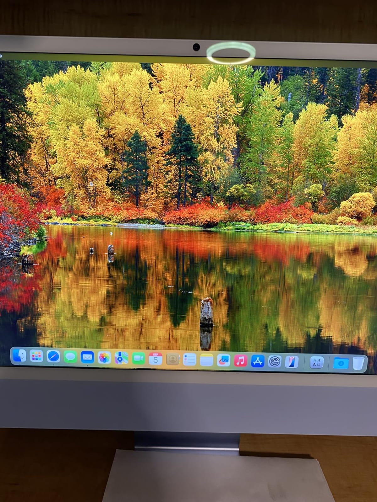 Apple 2024 iMac All-in-One Desktop Computer with M4 chip with 10-core CPU and 10-core GPU: Built for Apple Intelligence, 24-inch Retina Display, 16GB Unified Memory, 256GB SSD Storage; Silver customer photo 1