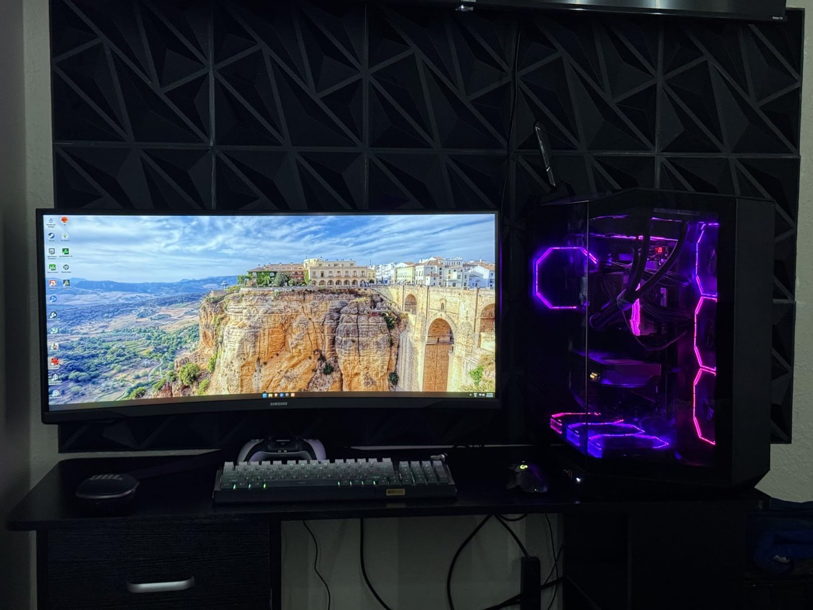RedThunder K95 Wireless Mechanical Keyboard, TFT Screen & Knob, Tri-Mode BT5.0/2.4GHz/USB-C Hot Swappable Custom, Pre-lubed Linear Pink Switches, Gasket Structure, RGB Gaming Keyboard, Black-Gold customer photo 1