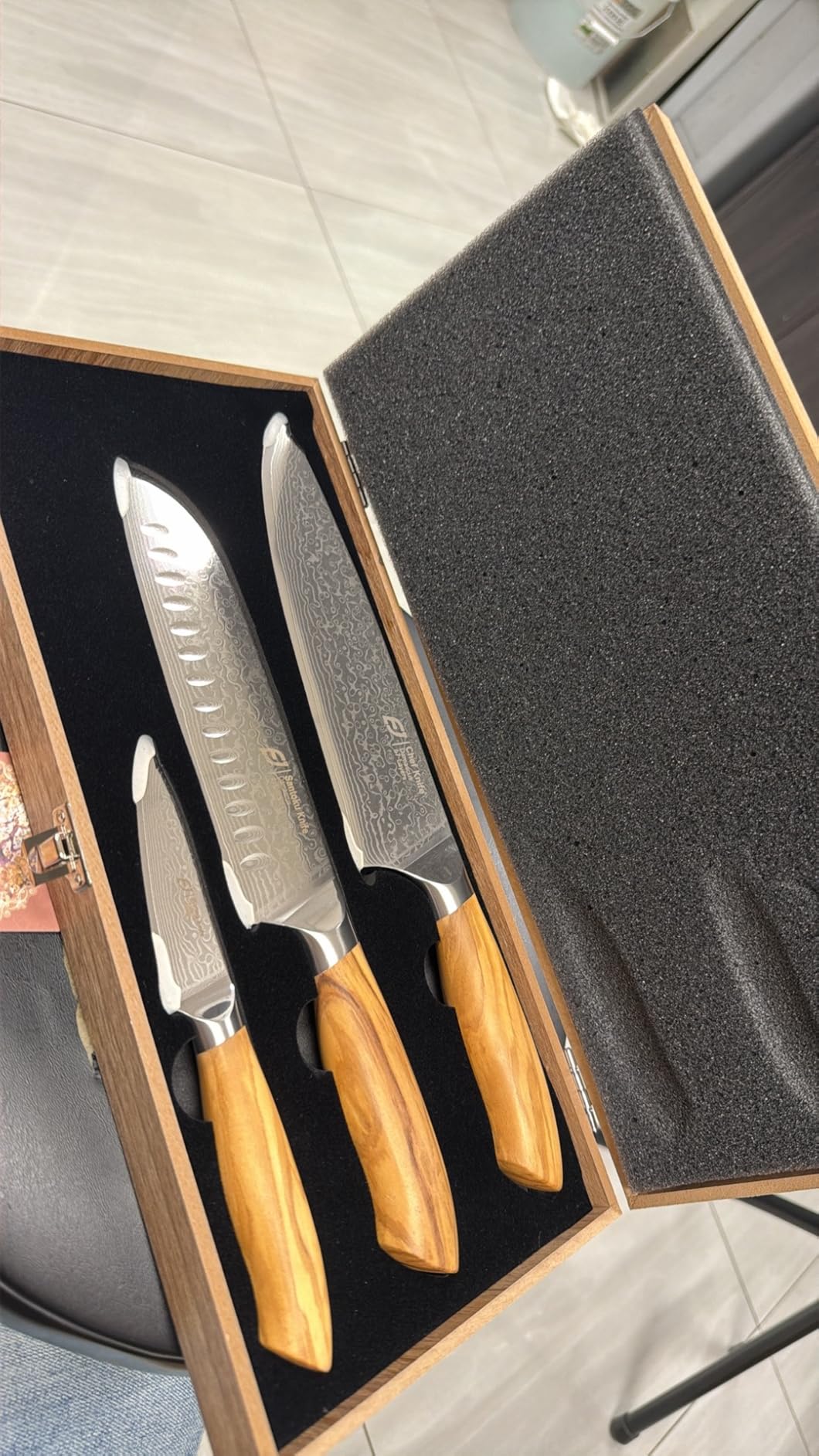 Emojoy 3-Piece Japanese Damascus Steel Knife Set, Olive Wood Handle & Box customer photo 1