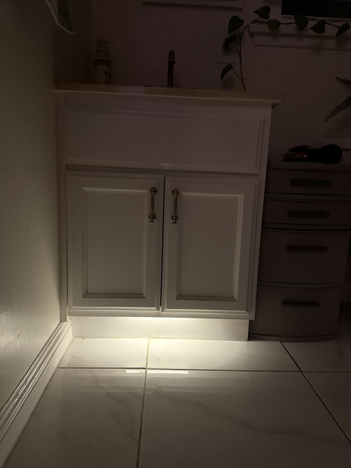 Gritin 10.2inch Under Cabinet Lighting Rechargeable 2 Pack customer photo 1