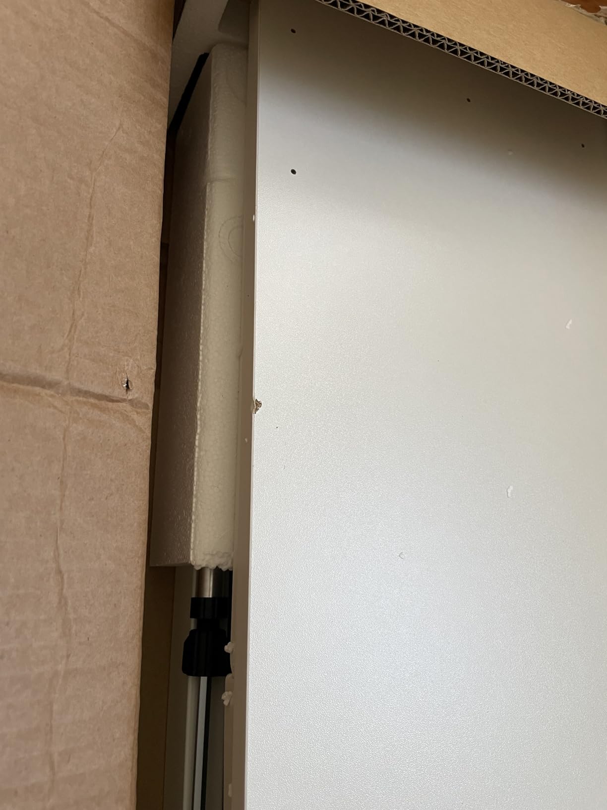 YDN 40 x 24 Inch White Electric Standing Desk customer photo 2