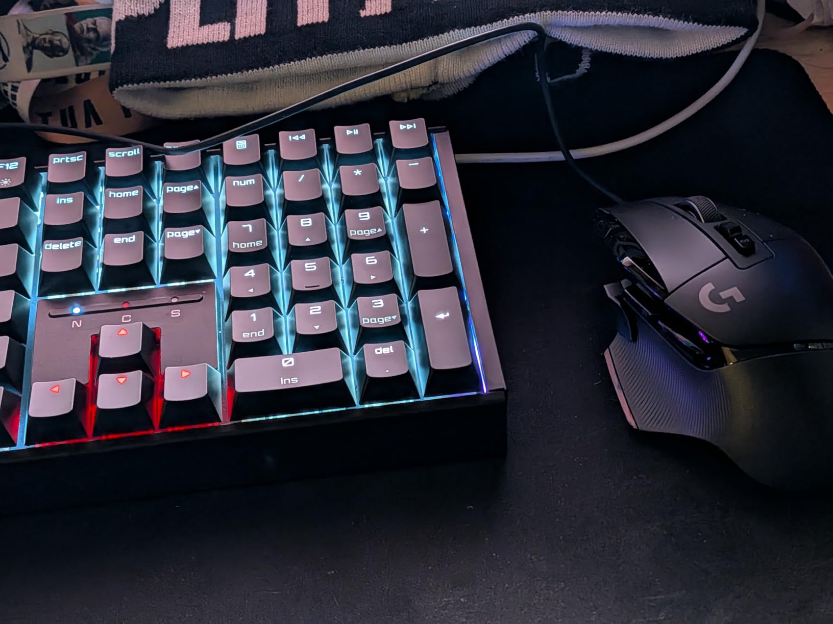 MX 3.1, Wired Mechanical Gaming Keyboard, Durable Aluminum Housing, RGB Lighting, Integrated Damping Mechanisms, USB-A, MX2A Silent RED Switches, Black customer photo 1