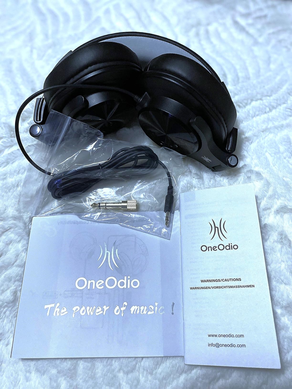 OneOdio A71D Wired Over-Ear Headphones, Studio Monitor Headsets, Hi-Res DJ Stereo Headphone with Foldable Design, 3.5/6.35MM Plug for AMP Recording Podcast Mixing PC Guitar - Black customer photo 2