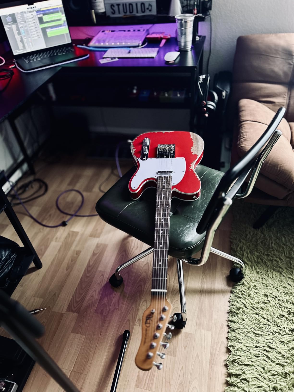 KGD Relic electric guitar mahogany body carbonized maple neck rosewood fretboard 6-string solidbody electric guitar S-S pickupsbrass barrel saddle bridge (Spectra Green) customer photo 2
