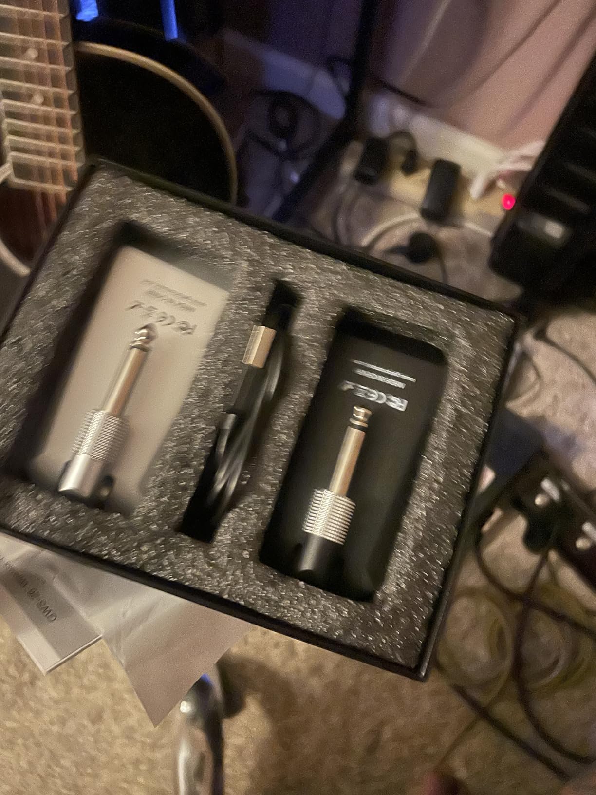 5.8Hz Guitar Wireless System Anti-Interference Instrument 4Channels Wireless Transmitter Receiver Digital Audio Cordless System Bass For Electric Guitars Bass GWS-26-TYPE C Charge customer photo 2