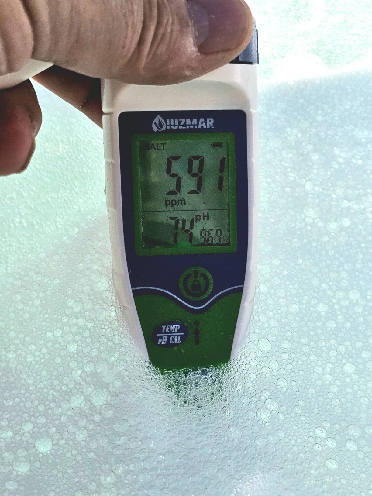 UIUZMAR pH and Salt Tester for Pool Free Chlorine Meter ORP Meter 7 in 1 Digital Pool Water Tester for pH, Salinity, Free Chlorine, ORP, TDS, EC, Temp Saltwater Pool Tester PPM and EC Meter customer photo 2