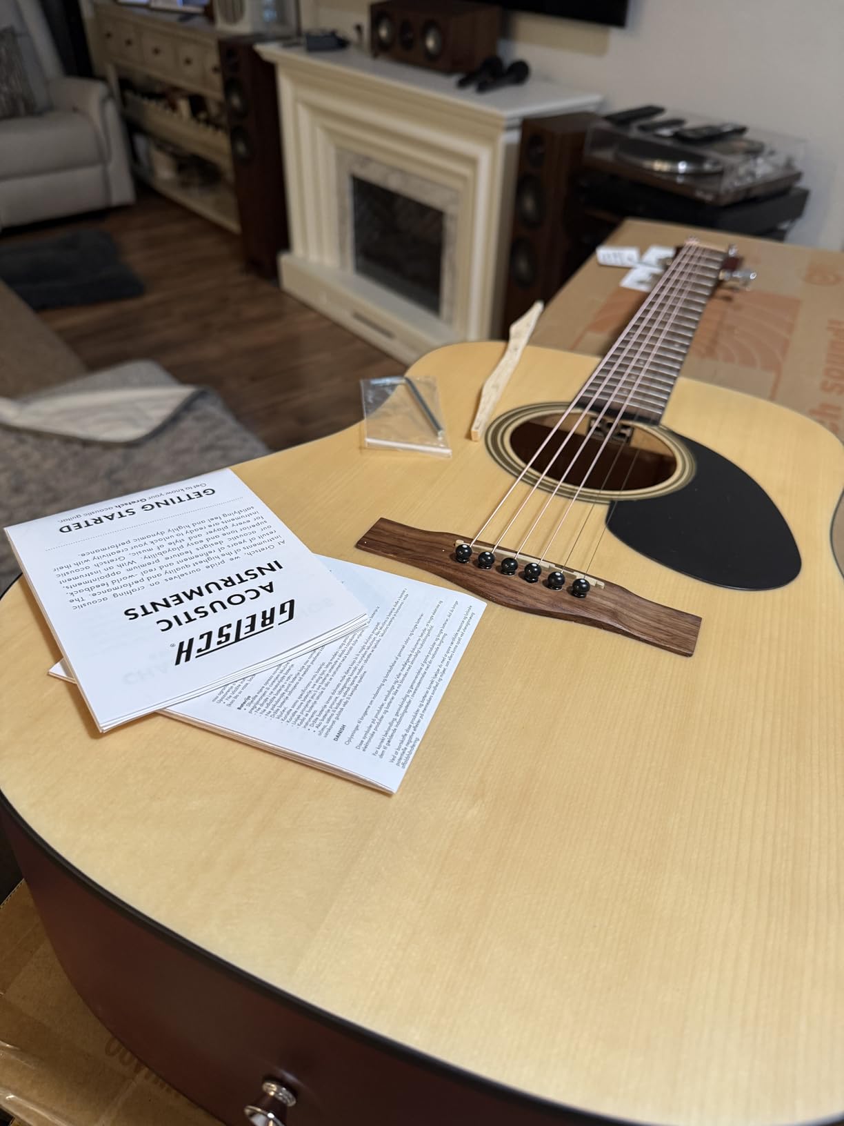 Gretsch Prelude D100 Dreadnought Acoustic Guitar, Beginner Guitar, Black customer photo 1
