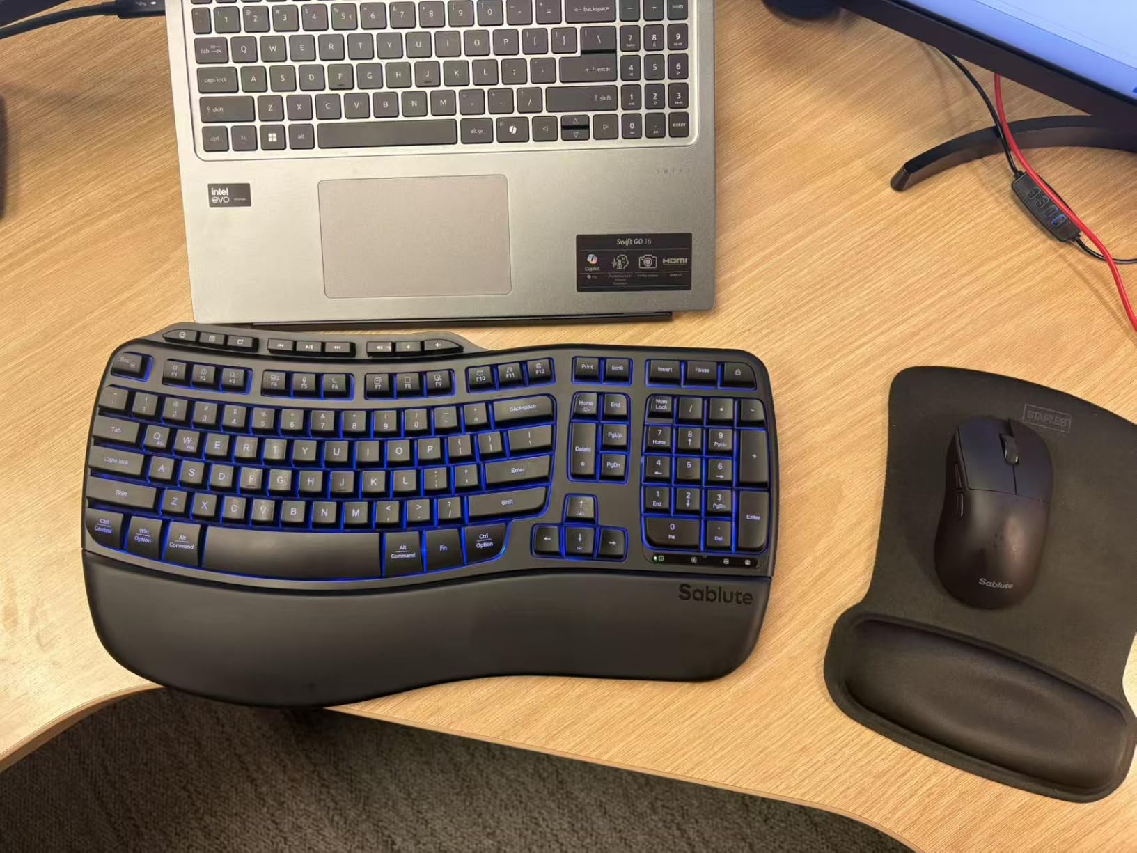 SABLUTE White Wireless Keyboard and Mouse Combo, Light up Ergonomic Keyboard Set customer photo 1