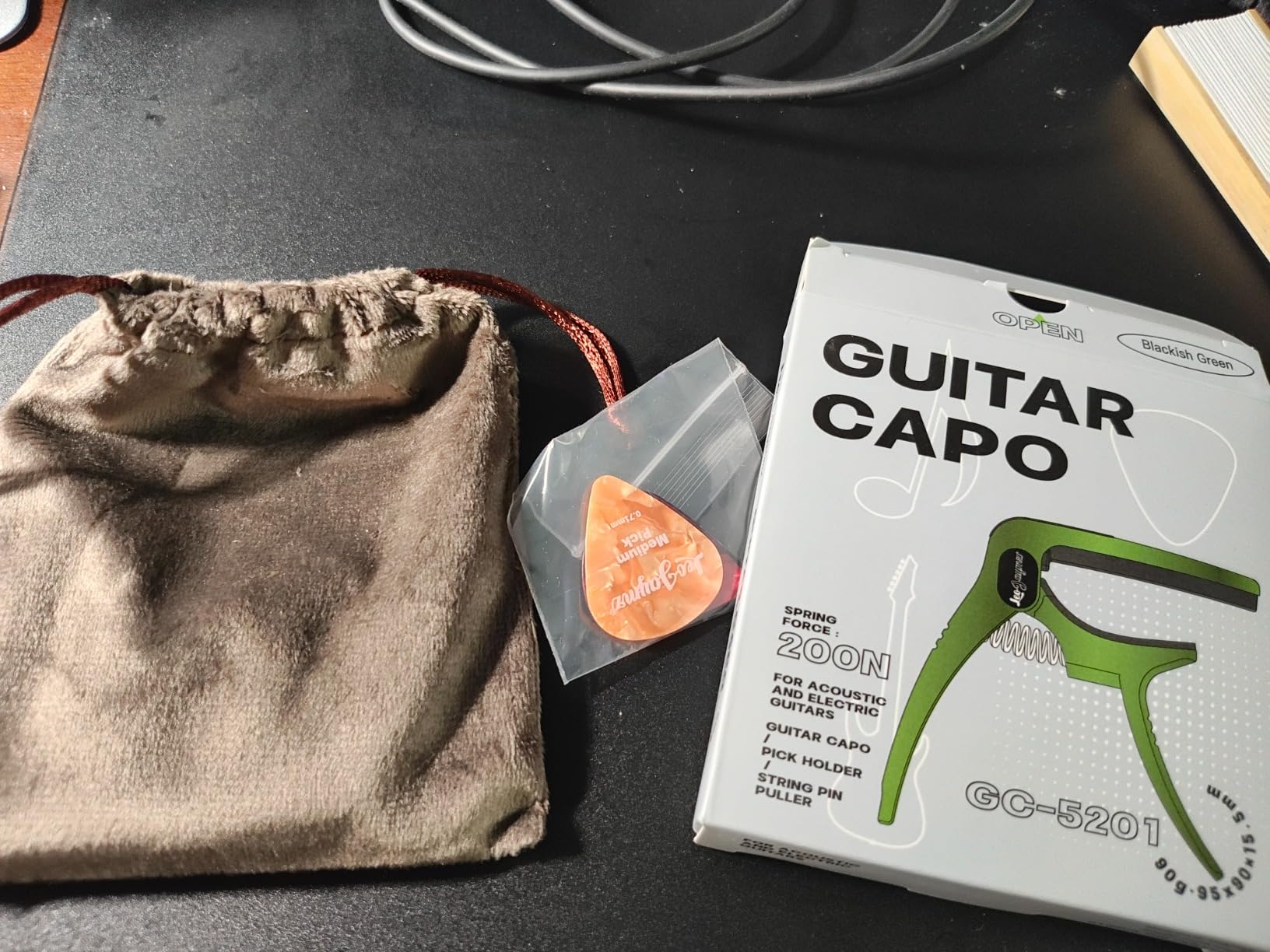 Heavy Duty Guitar Capo for Acoustic/Electric Guitar,Guitar Clip,6 String, 12 String, Gradient Color Guitar Clamp for Bass Classical Guitar, Ukulele, Mandolin(Rosewood Color) customer photo 1