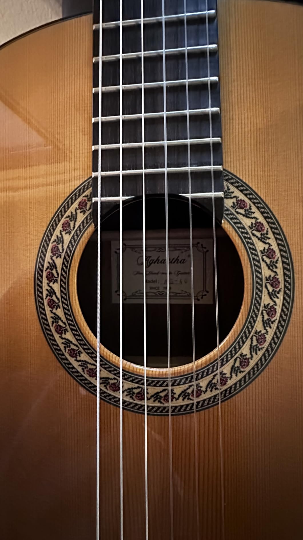 Aghartha AG-40 Classical Guitar 39-inch Solid Cedar Top, Handcrafted Spanish Heel Nylon String Guitar for Beginners and Professionals customer photo 1