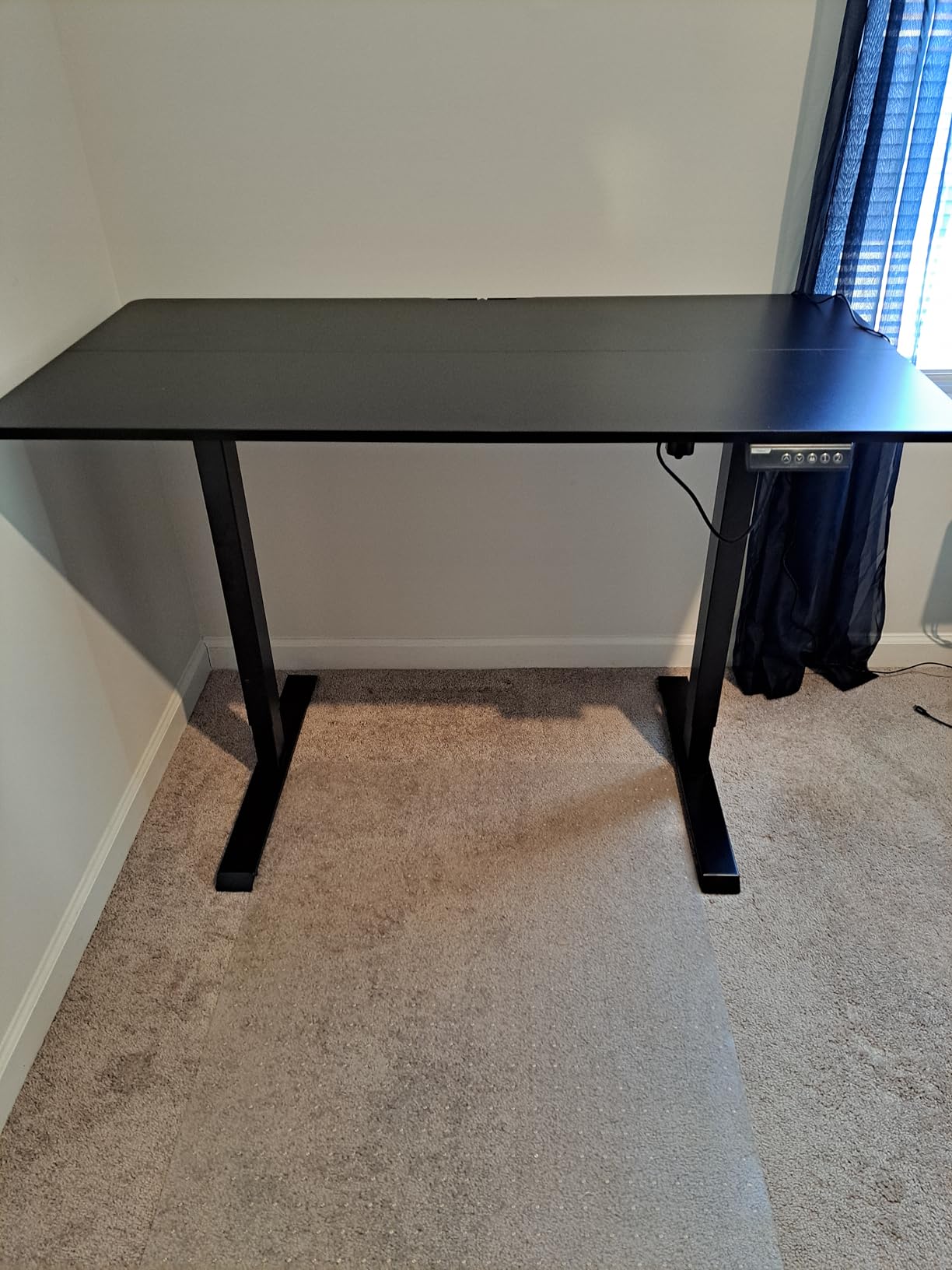Veken 47.2 Inch Large Electric Standing Desk, Gaming Table, Black customer photo 1