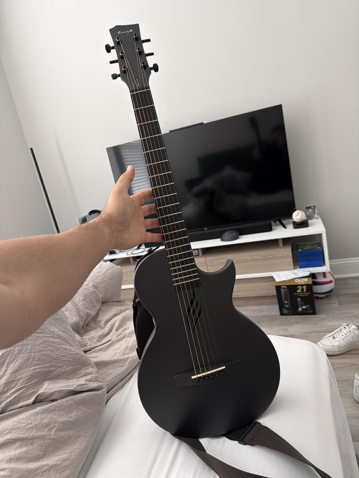 Enya NOVA GO Carbon Fiber 35-Inch Acoustic Travel Guitar, Black customer photo 2
