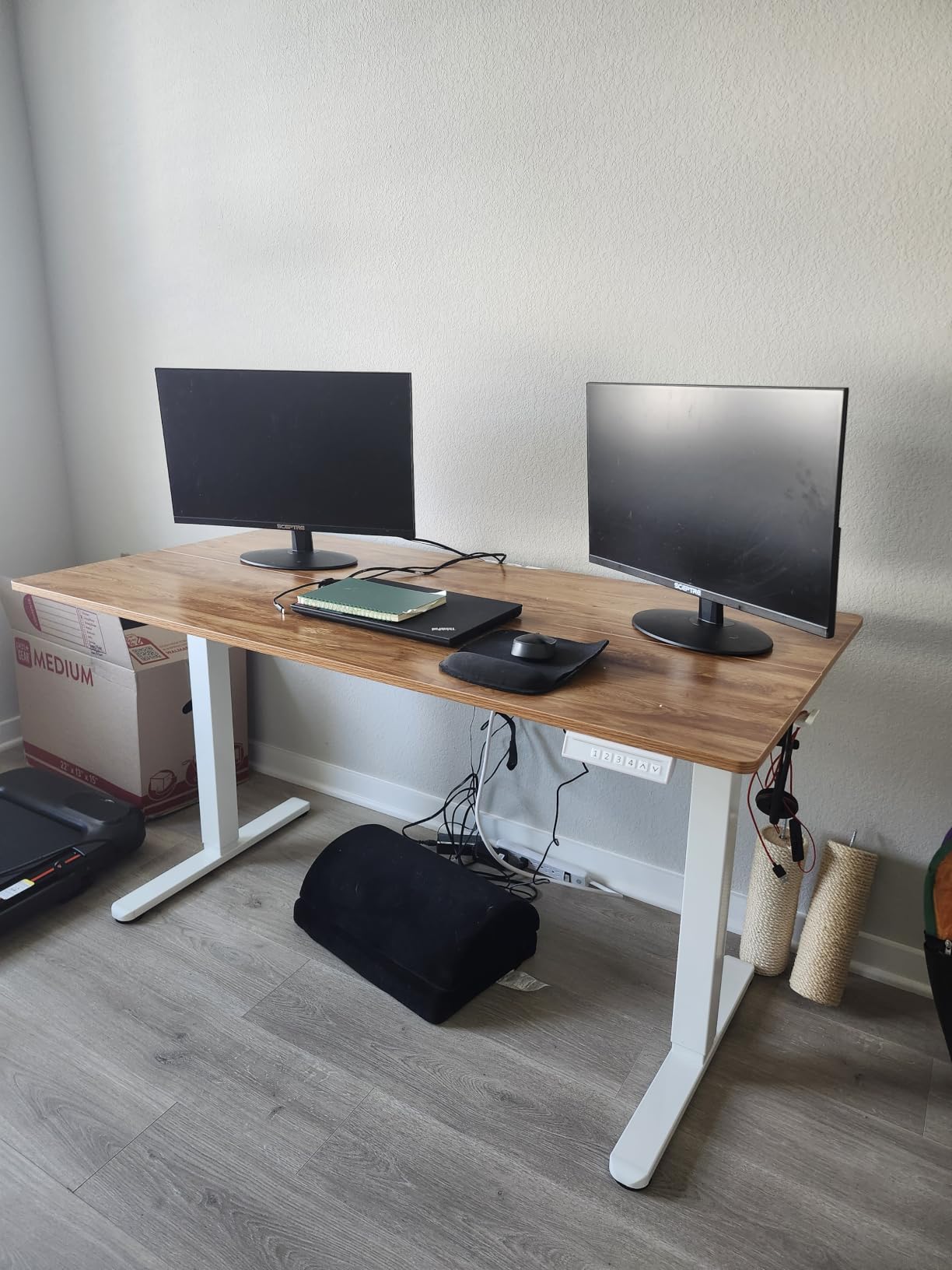 ErGear 31 X 19 Inch Height Adjustable Electric Standing Desk, Black customer photo 2