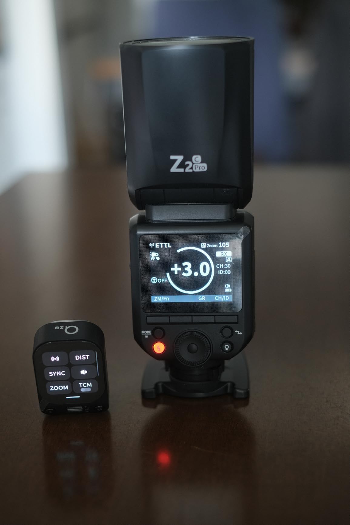 NEEWER QZ-C 2.4G TTL Wireless Flash Trigger Compatible with Canon Cameras Godox IT32 V1 V100 AD200 Pro II, OLED Touchscreen Hot Shoe Flash Transmitter with 1/8000s HSS, 1000mAh Battery/CM Switch customer photo 2