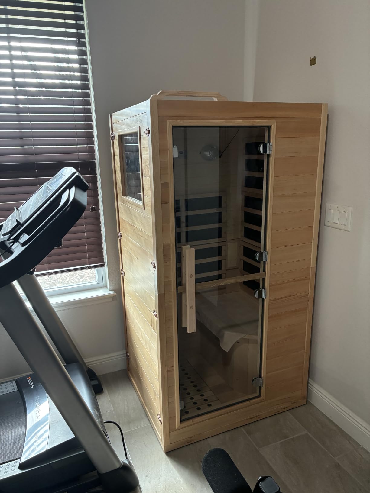 Corner Home Sauna for 3-4 Person | Low EMF Far Infrared Sauna Room with Bluetooth & Chromotherapy | Canadian Hemlock Wood, Space-Saving for Gym/Bedroom (220V, 2880W) customer photo 1