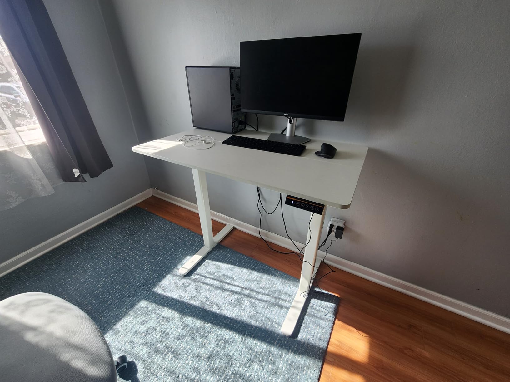 YDN 32 x 19 Inch White Electric Standing Desk customer photo 2