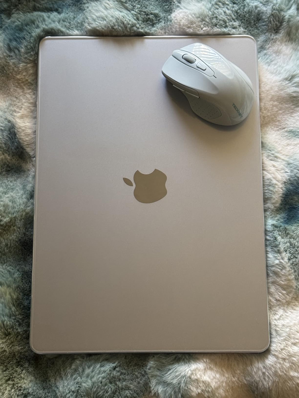Apple 2026 MacBook Air 15-inch Laptop with M5 chip: Built for AI, 15.3-inch Liquid Retina Display, 16GB Unified Memory, 1TB SSD, 12MP Center Stage Camera, Touch ID, Wi-Fi 7; Silver customer photo 2