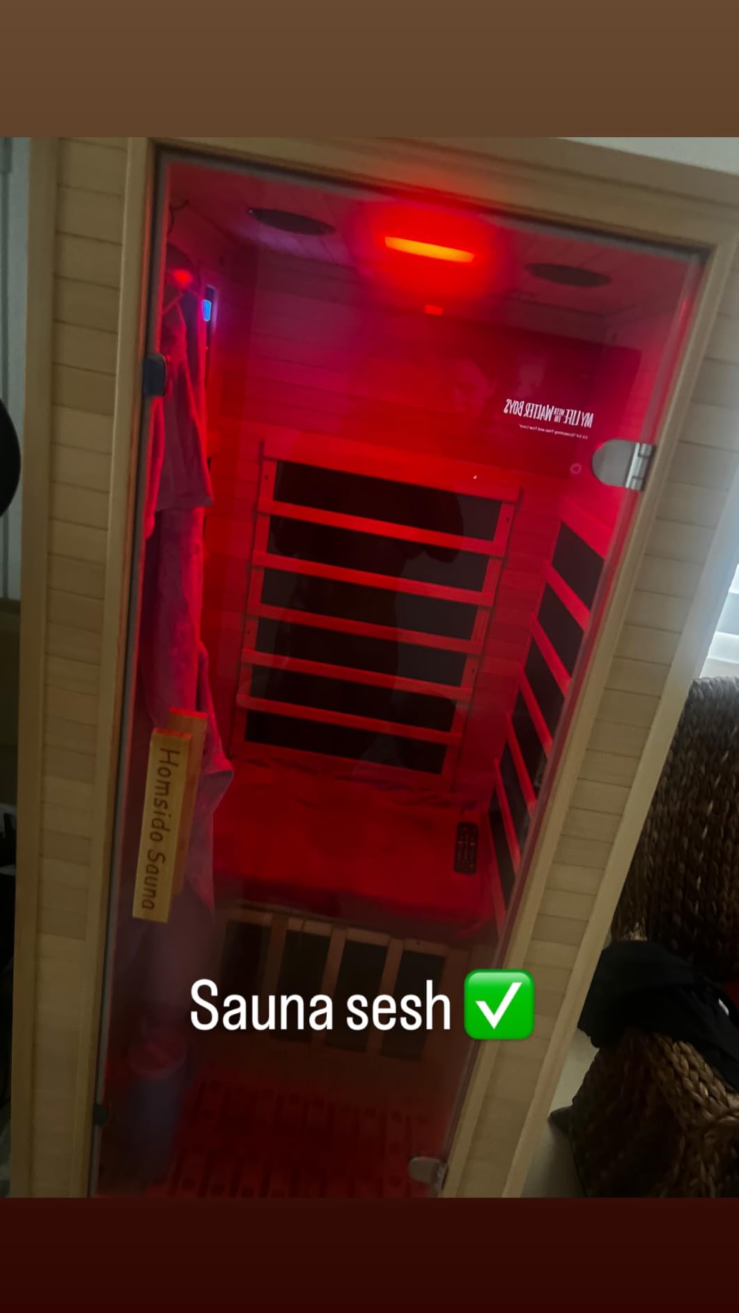Homsido Corner Infrared Sauna for Small Spaces 3-4 Person Low EMF Home Sauna Indoor with 2880W Carbon Heating Panels, Hemlock Wood, Bluetooth Speaker & Chromotherapy Lights, 220V customer photo 1