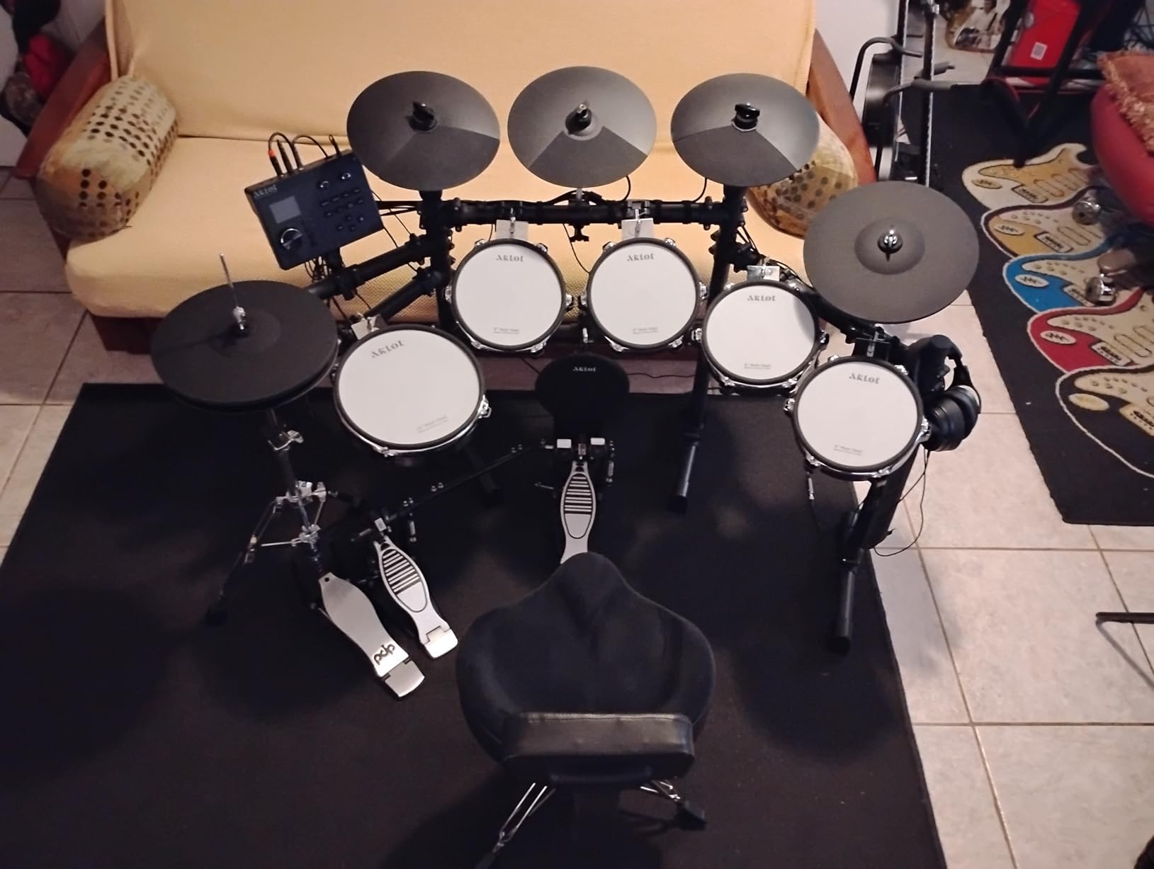AKLOT Expanded-Size Electric Drum Set: 12'' Two-Piece Standalone Hi-Hat, Independent Kick Drum and 10'' Dual-Zone Snare, 12'' Triple-Zone Ride Cymbal, 460 Sounds, Mesh Bass Drum, Double Pedal, White customer photo 1
