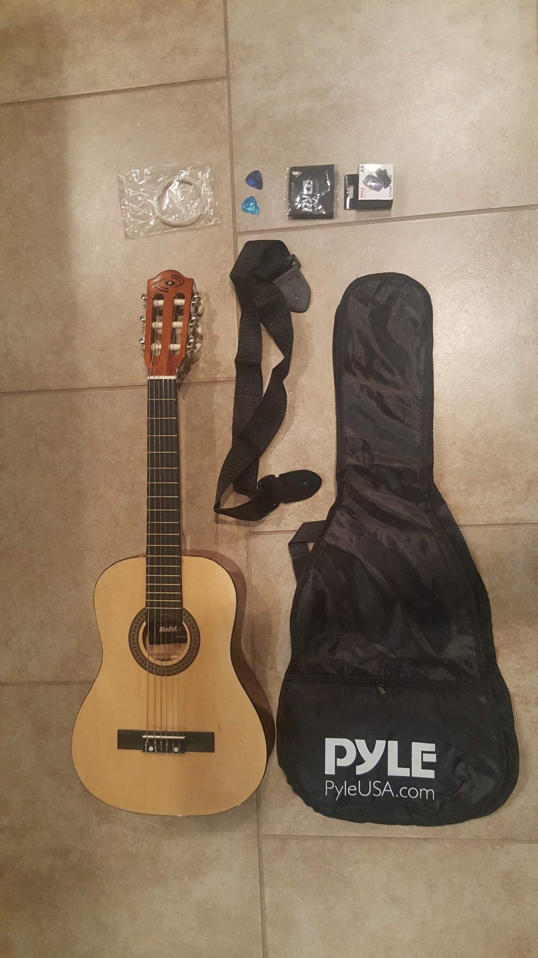 Pyle 30-Inch Beginner Acoustic Guitar Kit, 1/4 Size Junior Classical Nylon String Guitar for Kids and Adults, Includes Gig Bag, Strap, Spare Strings, Picks, Cleaning Cloth, Natural, Gloss customer photo 2