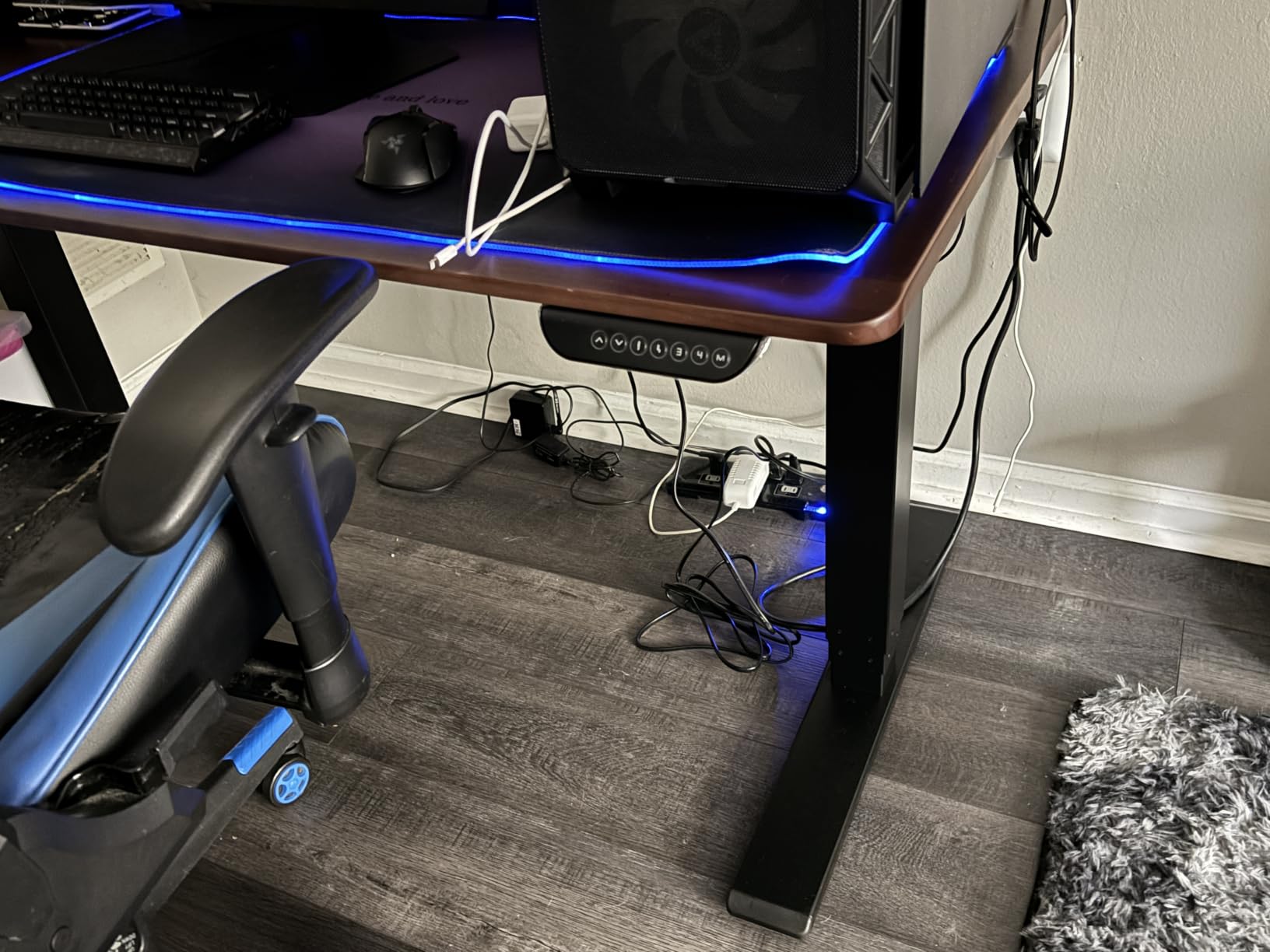 FLEXISPOT E6 MAX Solid Wood Dual Motor Heavy Duty Standing Desk, 55x 28 customer photo 2