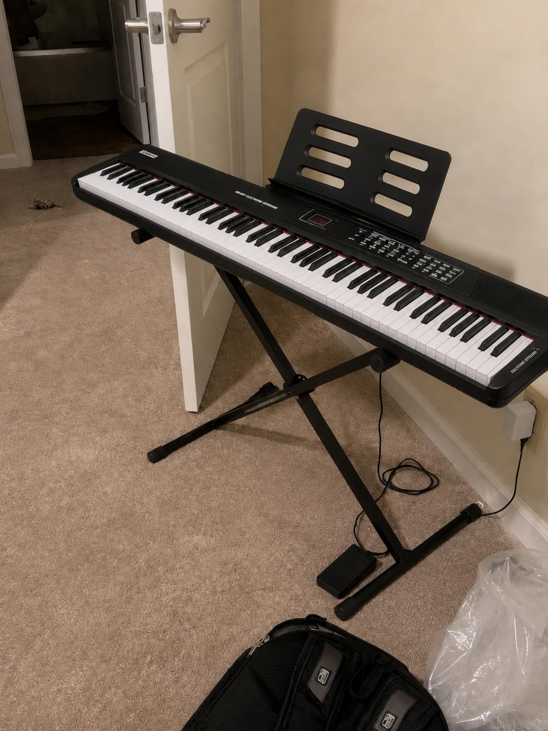 Digital Piano 88 Key Full Size Semi Weighted Electronic Keyboard Piano Set with Stand,Built-In Speakers,Electric Piano Keyboard with Sustain Pedal,Bluetooth,MIDI/USB/MP3 for Beginners Adults customer photo 1