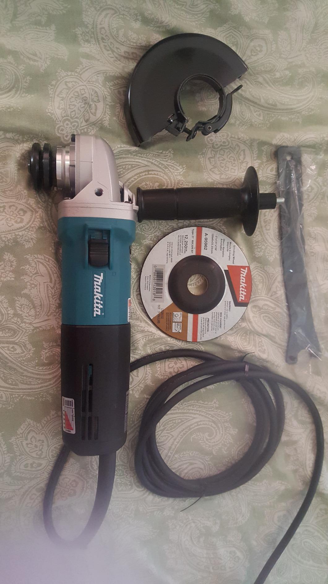 Makita 9565CV 5