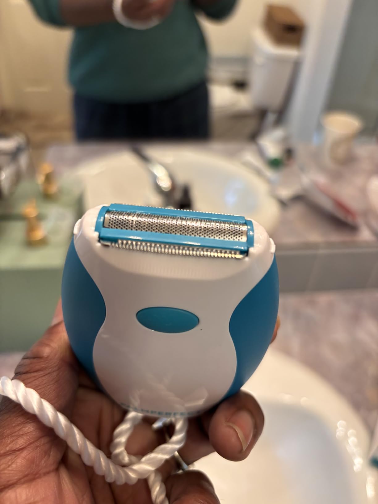 PalmPerfect Electric Shaver for Women, Triple Blade Razor, Wet/Dry customer photo 2