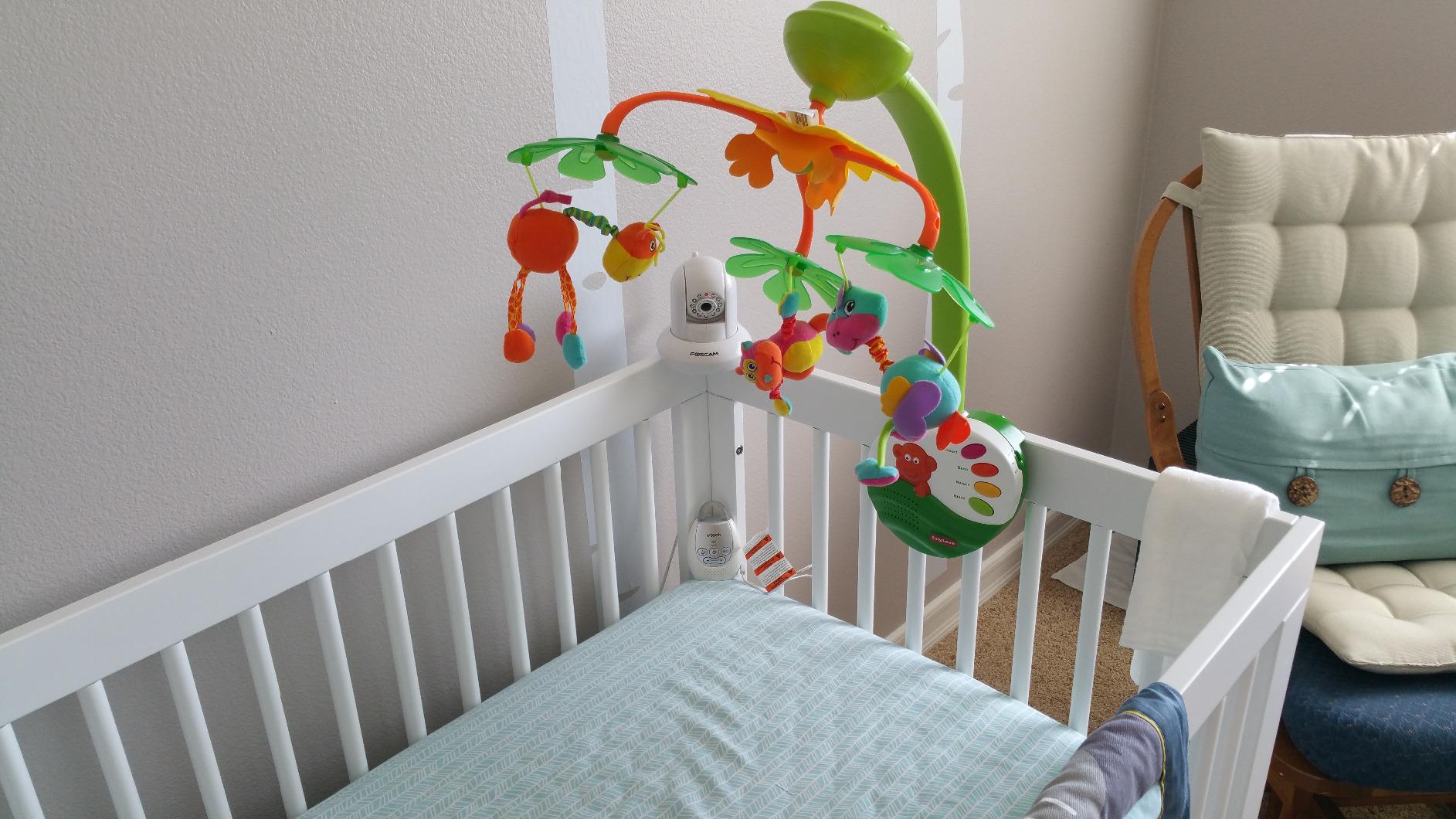 VTech Communications DM221 Audio Baby Monitor with up to 1,000 ft of Range, Vibrating Sound-Alert, Talk Back Intercom & Night Light Loop, White/Silver customer photo 1