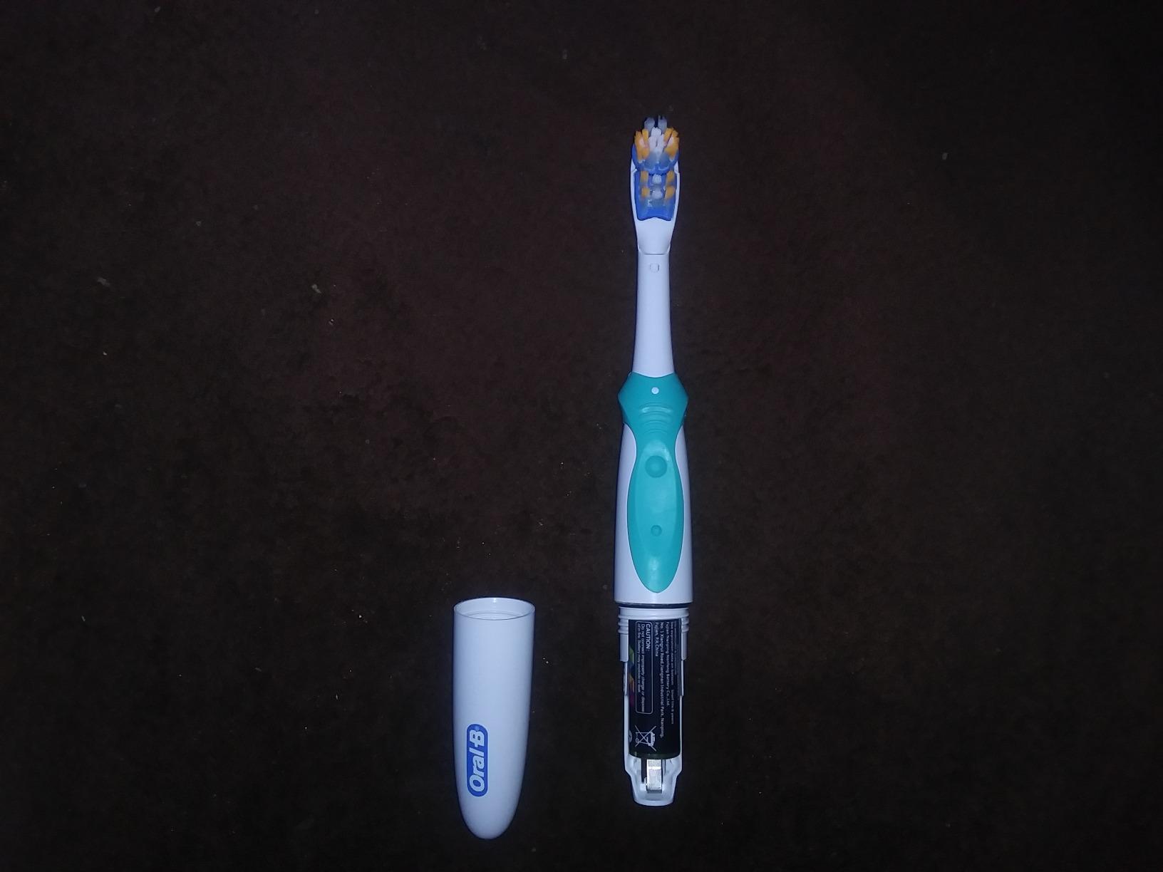 Oral-B 3D White Action Power Toothbrush, 1 Count (Colors May Vary), Multi-colored customer photo 2