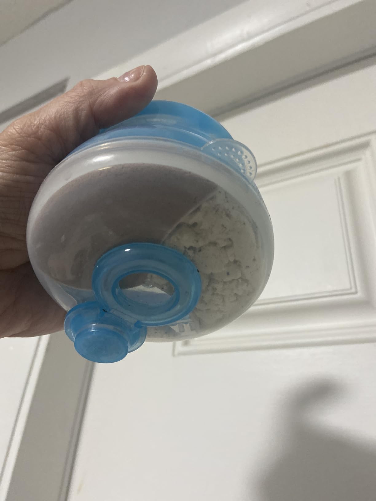 Munchkin® Formula Dispenser to Go, BPA-Free Baby Formula Container, Blue customer photo 2