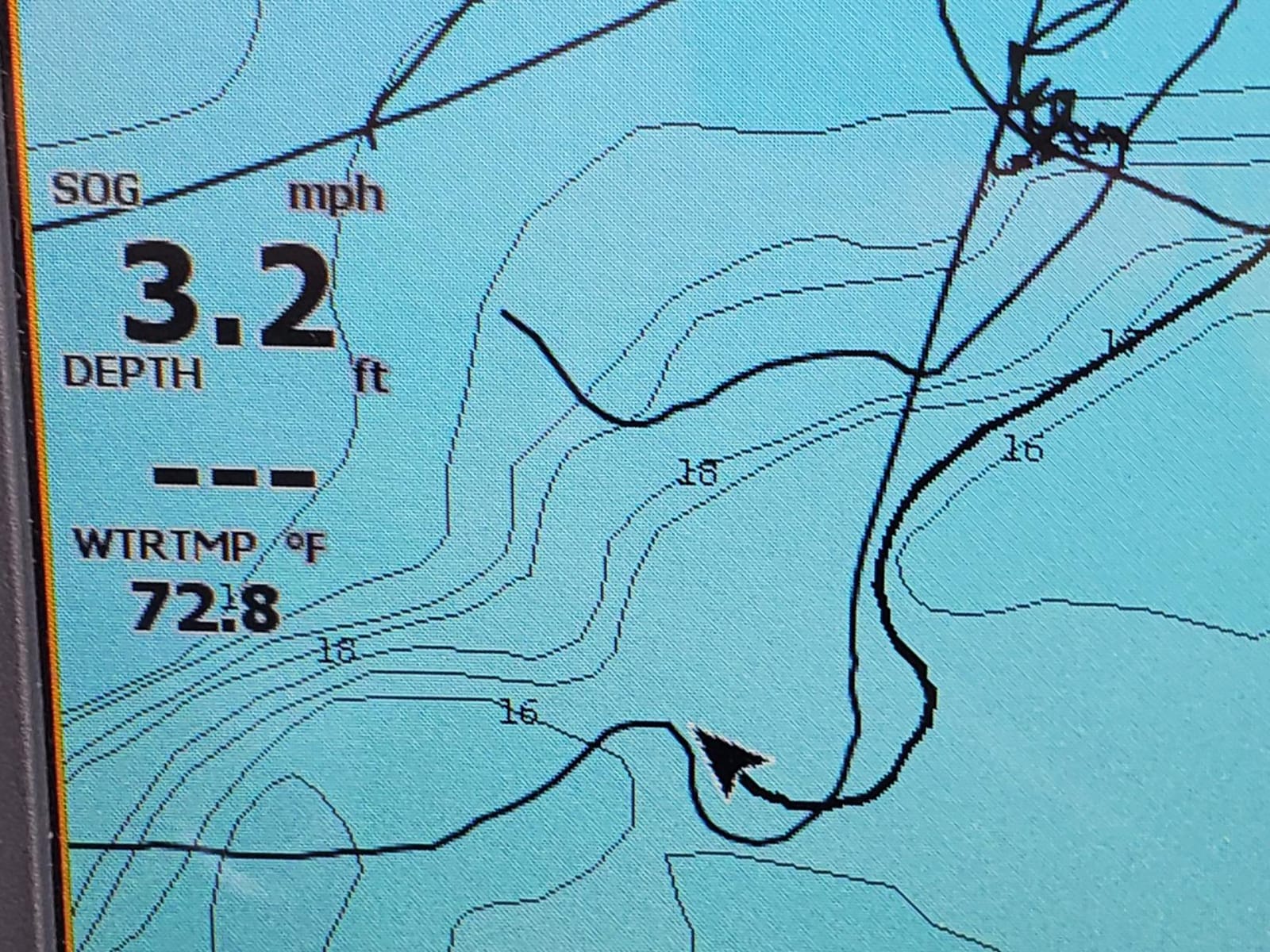 Lowrance HOOK2-7 7-inch Fish Finder with TripleShot Transducer and US / Canada Navionics+ Map Card customer photo 1