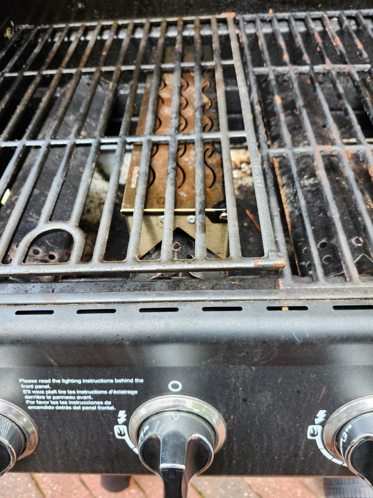 Skyflame Wood Chip Smoker Box for Charcoal, Propane Gas Grill customer photo 2