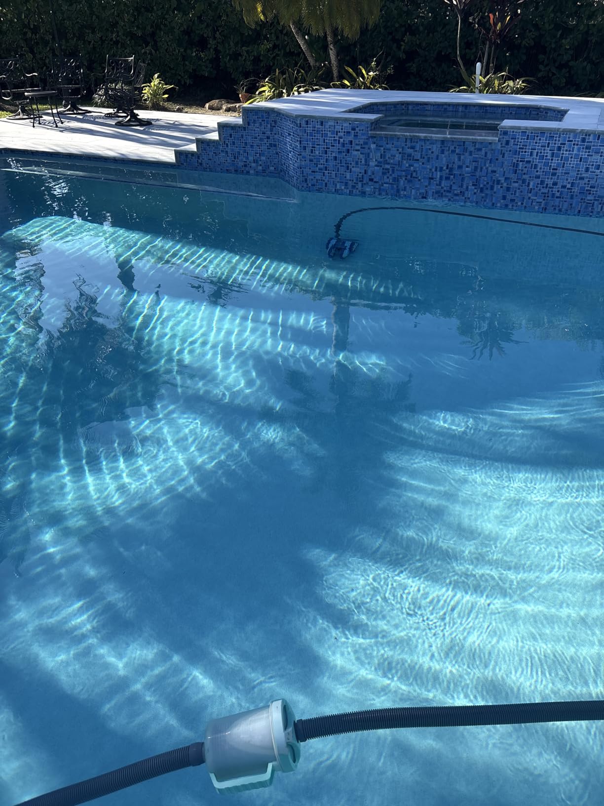 Hayward AquaNaut 400 Suction Pool Cleaner, Automatic Pool Vacuum (4 Wheel) customer photo 1