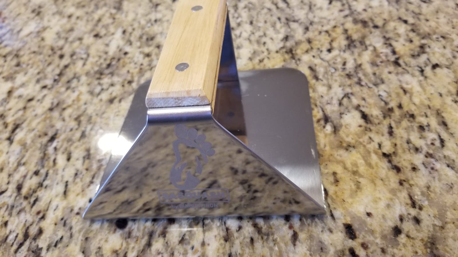 Sasquash Burger Smasher - One Piece Fully Welded Smash Burger Press, 6 Inch customer photo 1