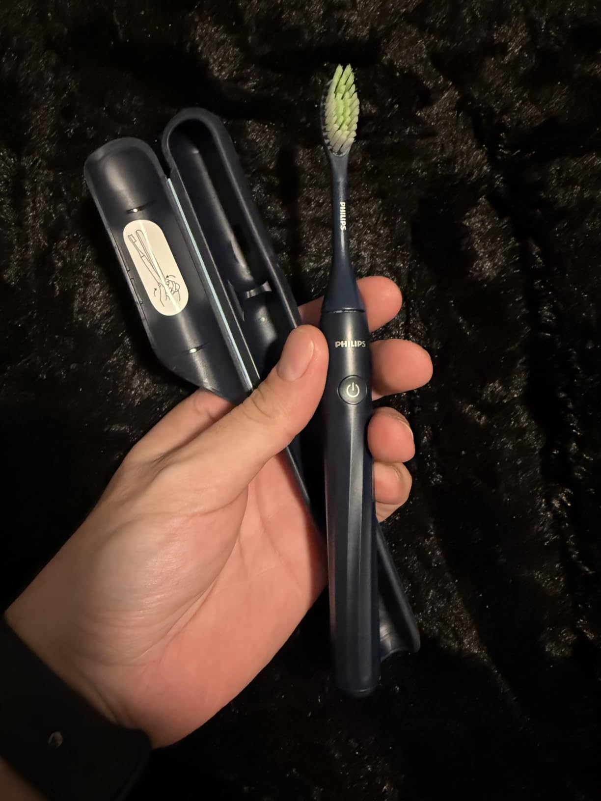 Philips One by Sonicare Battery Toothbrush, 1 Brush Head, Midnight Blue customer photo 2