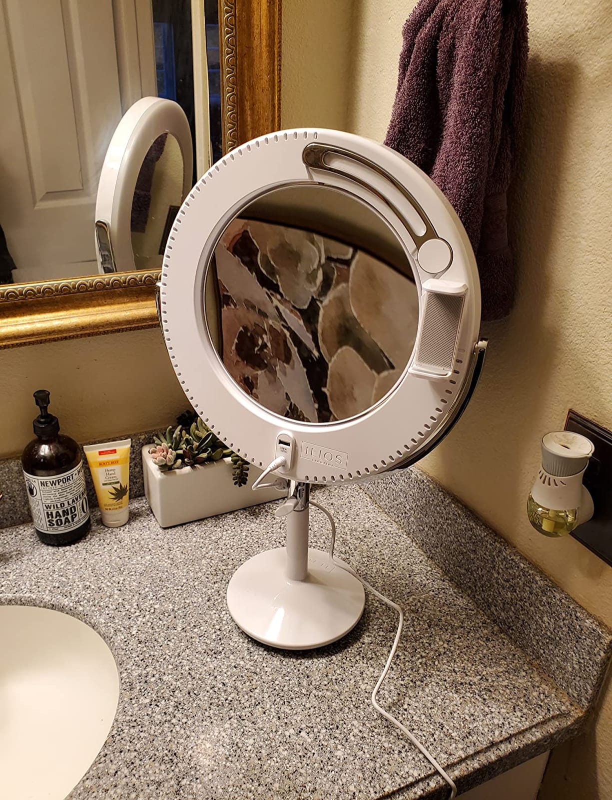 Ilios Lighting Beauty Ring Light — All-in-One Lighted Makeup Mirror & Ring Light, 10x Brighter, 98% Daylight Accuracy, Perfect for Aging Eyes, Video Calls & Content Creation customer photo 1