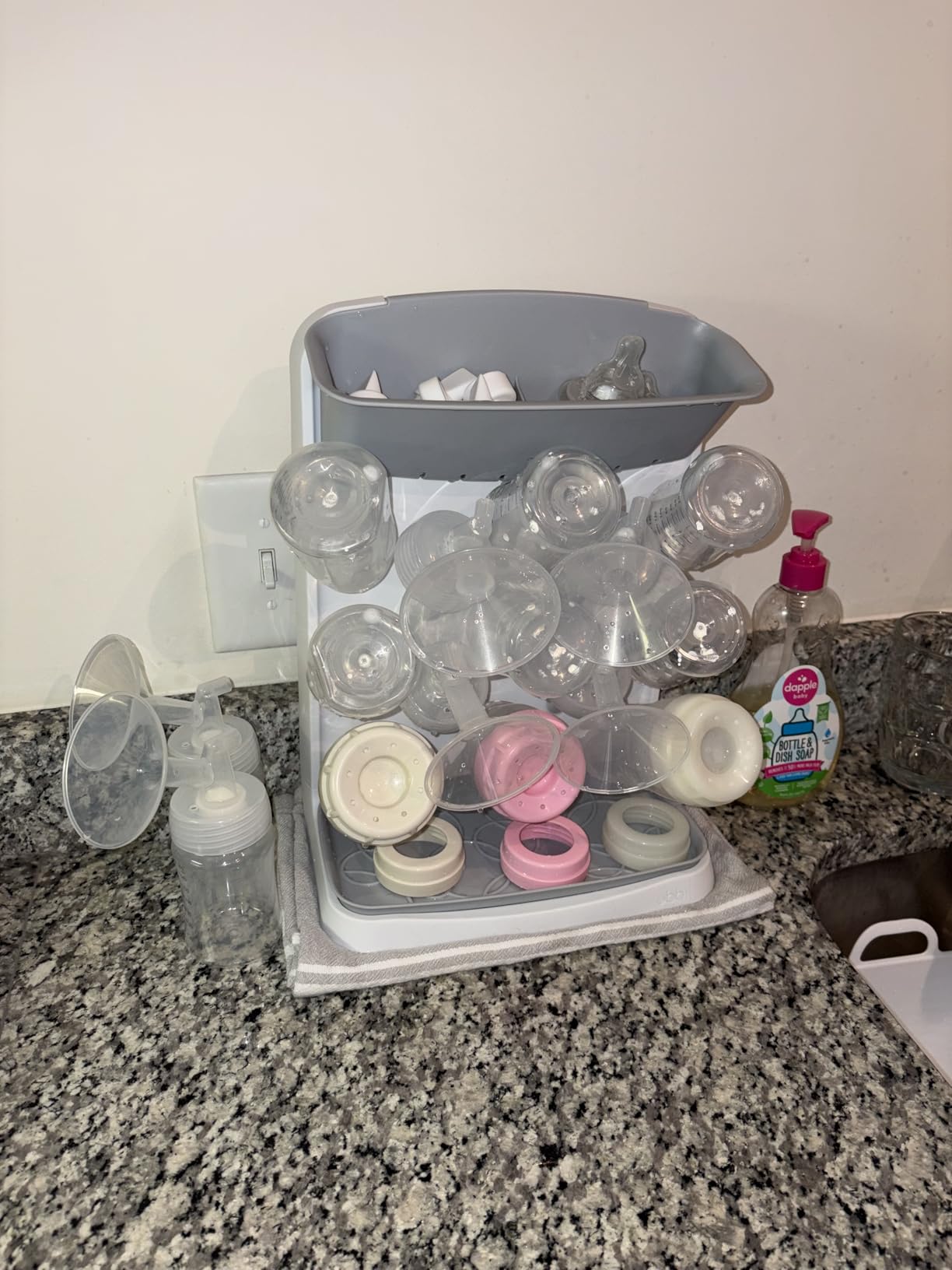 Ubbi Vertical Baby Bottle Drying Rack, Space Saving Countertop Bottle Dryer customer photo 2