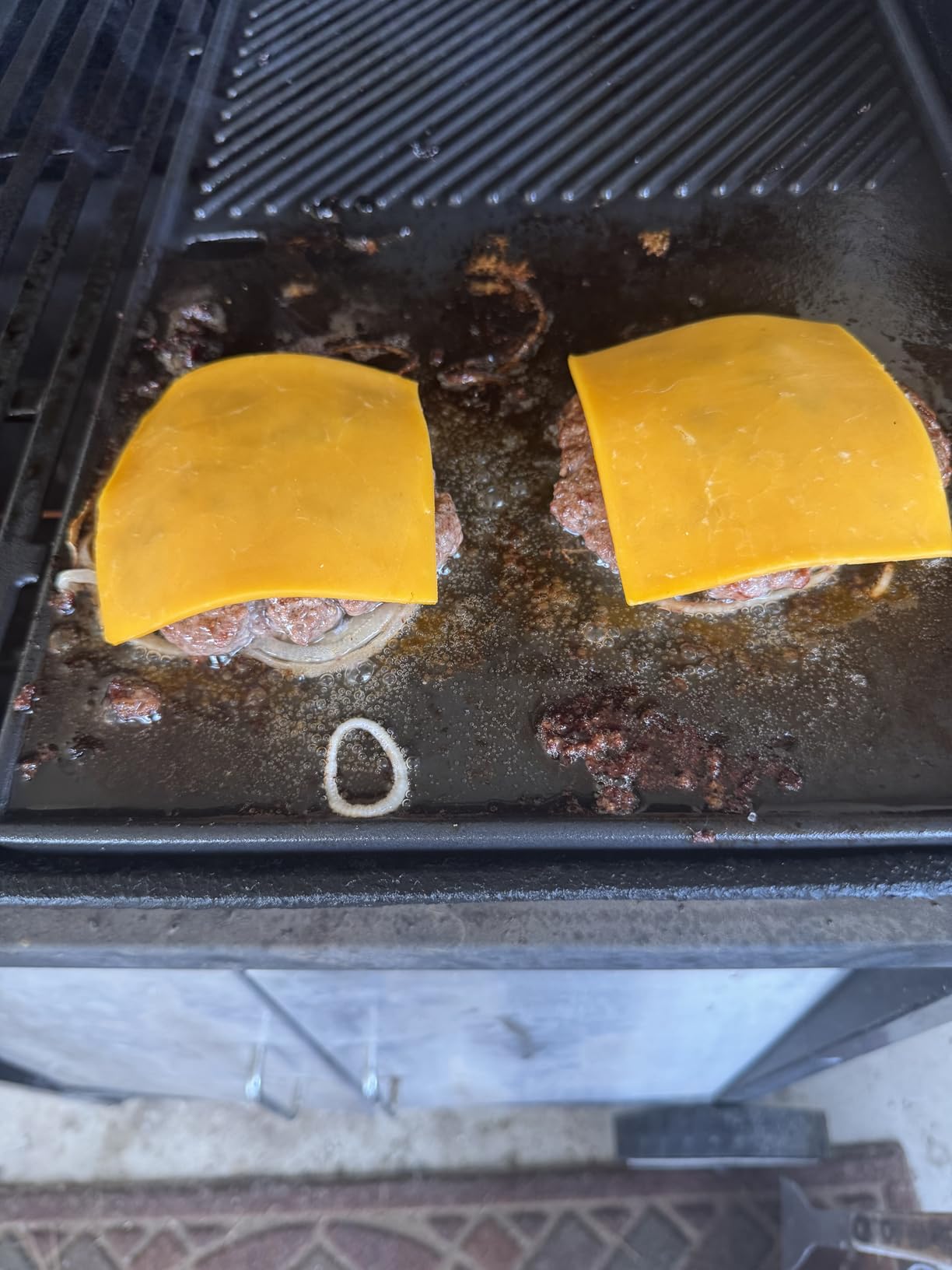 BLACKSTONE® Smash & Sear Press – Stainless Steel Burger Smasher customer photo 2