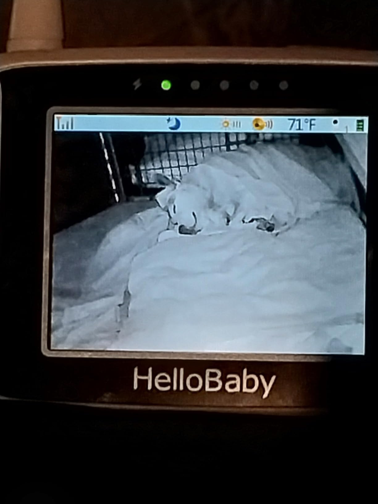 HelloBaby Video Baby Monitor with Camera and Audio, 3.2Inch LCD Display, Infrared Night Vision, Two-Way Audio and Room Temperature Monitoring,Lullaby,Sound Activated Screen customer photo 2