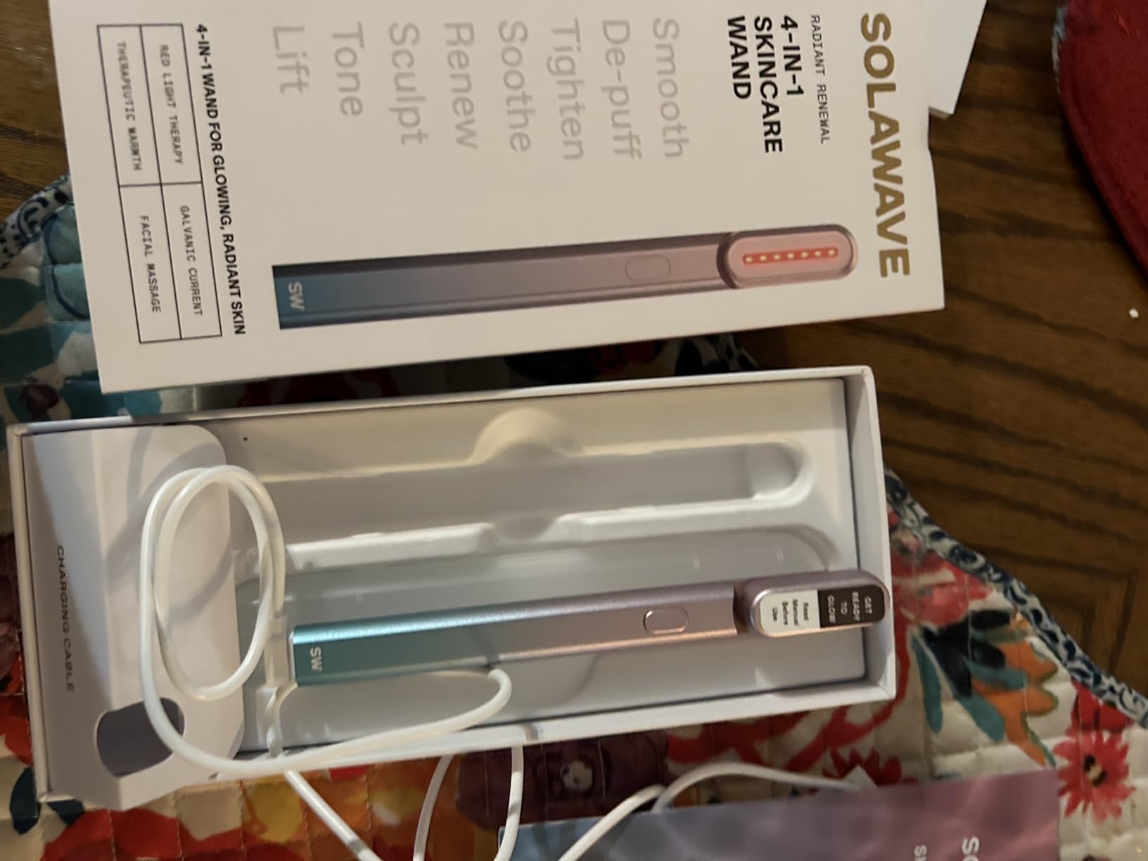 Solawave 4-in-1 Red Light Therapy Wand for Face & Neck (Rose Gold) customer photo 2